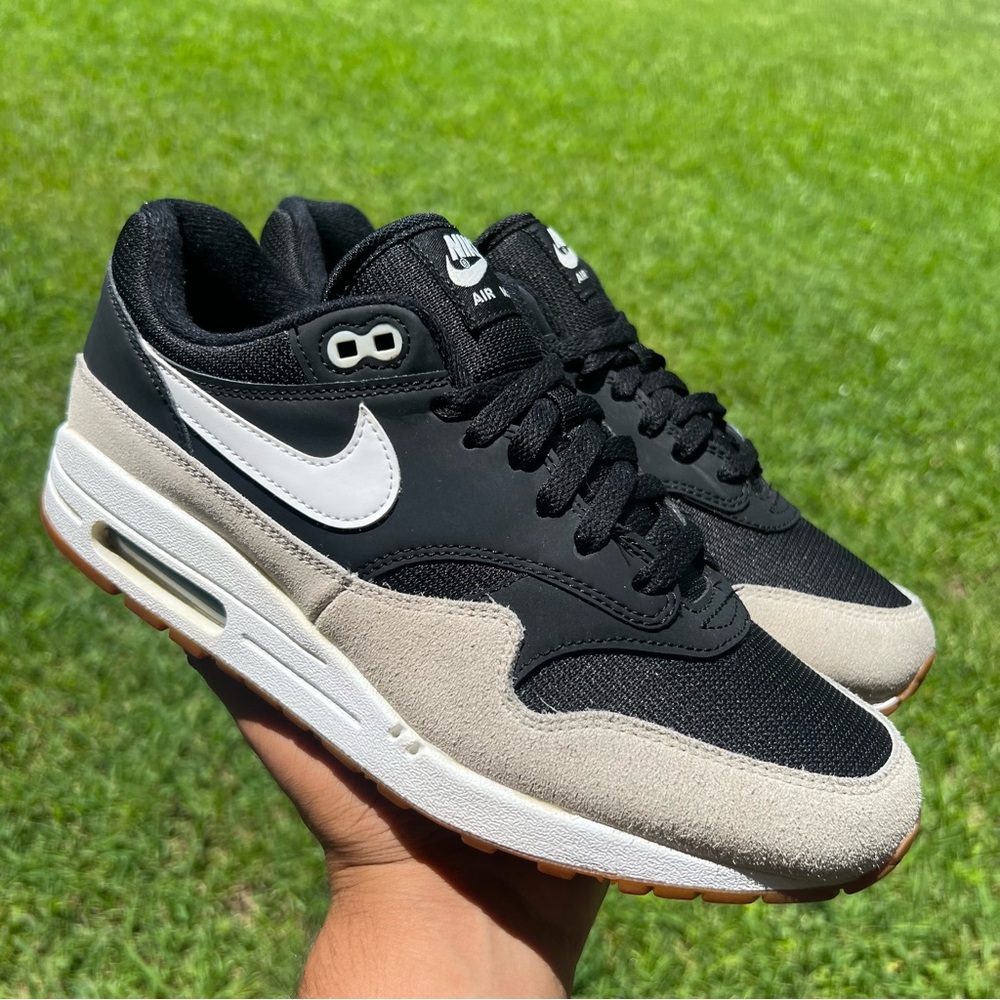 Nike Air Max 1 Black Light Bone Sz 8.5 Mens